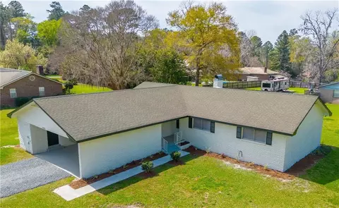 2081 Tamara Rd, Waycross, GA 31503