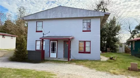344 N 4th St, Jesup, GA 31545