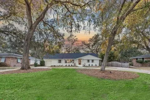 509 Postell Dr, Saint Simons Island, GA 31522