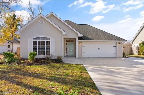 25 Hardwood Forest Cir, Brunswick, GA 31525
