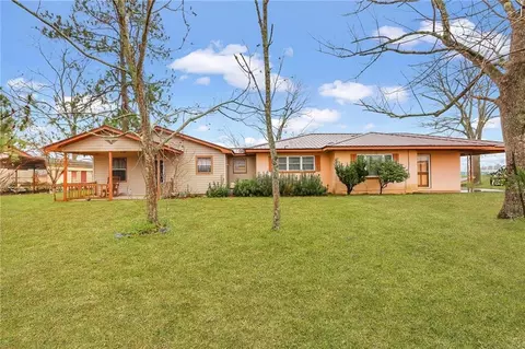 137 Morris Dr, Alma, GA 31510