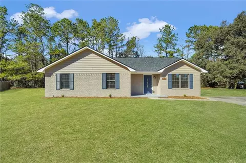 95 James Ln, Midway, GA 31320