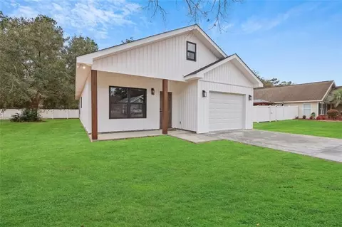 107 Villa Rd, Jesup, GA 31546