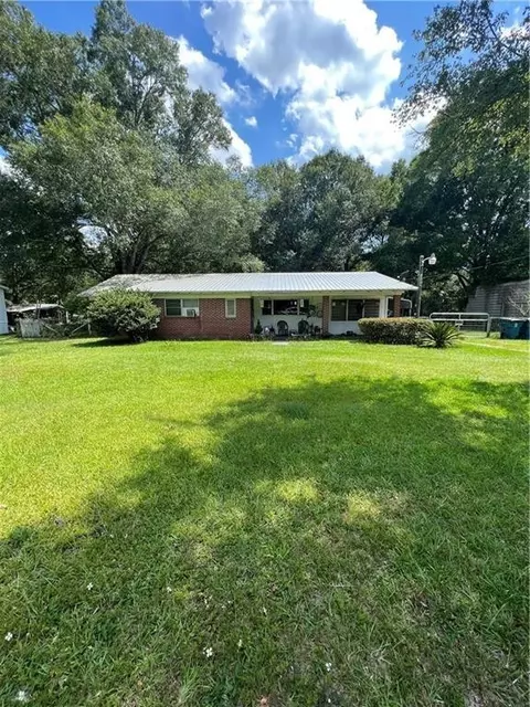 284 Cherry St, Nahunta, GA 31553