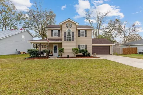 137 Lake Wellington Dr, Kingsland, GA 31548