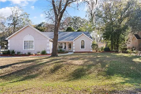 119 Hidden Lakes Dr, Brunswick, GA 31525