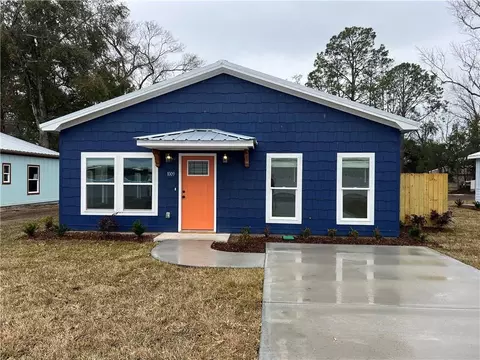 1009 Elbert St, Darien, GA 31305