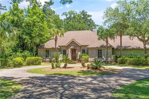 216 W Point Dr, Saint Simons Island, GA 31522