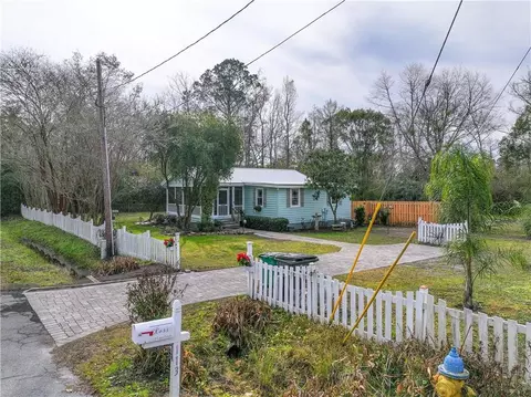 113 E Laura St, Saint Marys, GA 31558