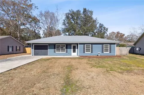 109 Boxwood Ct, Kingsland, GA 31548