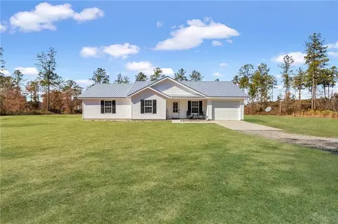 204 Best Loop, Hortense, GA 31543