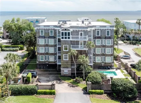 744 Ocean Blvd #103, Saint Simons Island, GA 31522