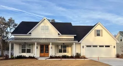 1004 Conservation Ln, Saint Simons Island, GA 31522
