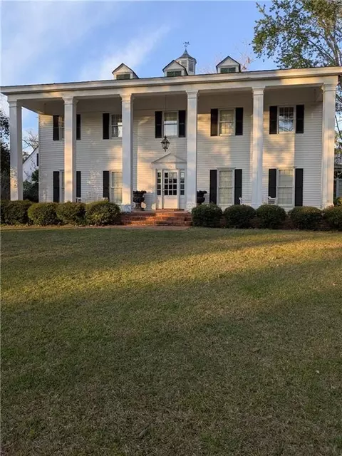 725 Main St, Blackshear, GA 31516