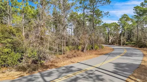 51 Pine Forest Dr, Jesup, GA 31546