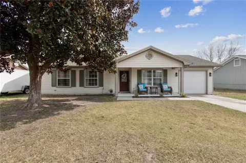 103 N Green Acres Ct, Kingsland, GA 31548