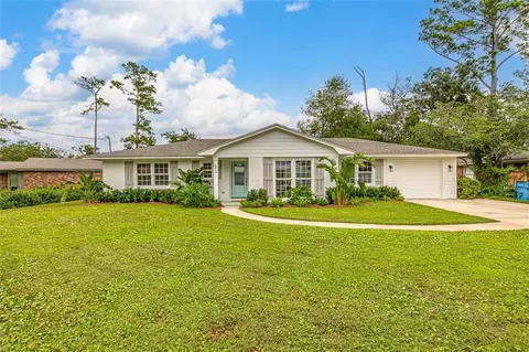 504 Mclane St, Saint Simons Island, GA 31522