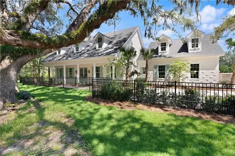 2404 Frederica Rd, Saint Simons Island, GA 31522