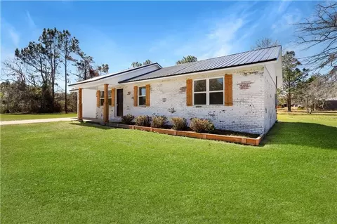 315 Holly St, Jesup, GA 31545