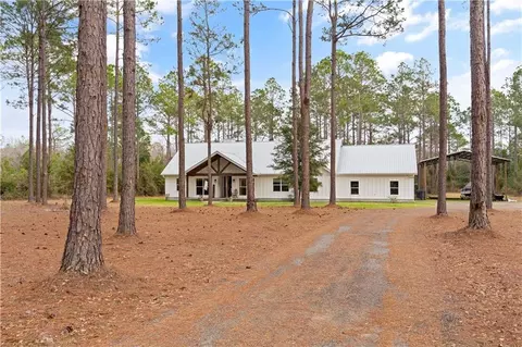 643 Post Rd, Hortense, GA 31543