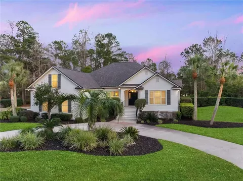 255 Harbor Pointe Dr, Brunswick, GA 31523