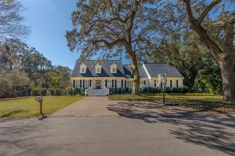 215 Five Pounds Rd, Saint Simons Island, GA 31522