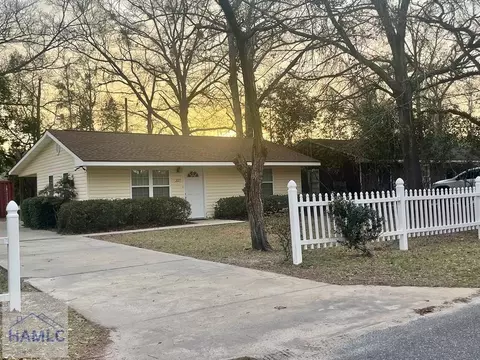 327 Brannen St, Jesup, GA 31545