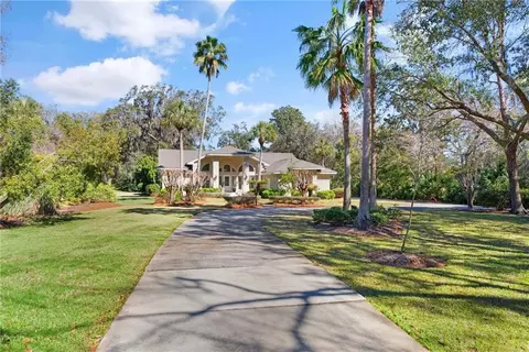 139 Colonial Dr, Saint Simons Island, GA 31522