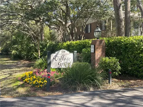 800 Mallery St #L-95, Saint Simons Island, GA 31522