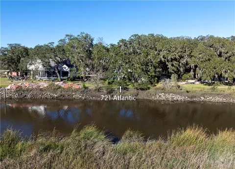 721 Atlantic Dr, Saint Simons Island, GA 31522