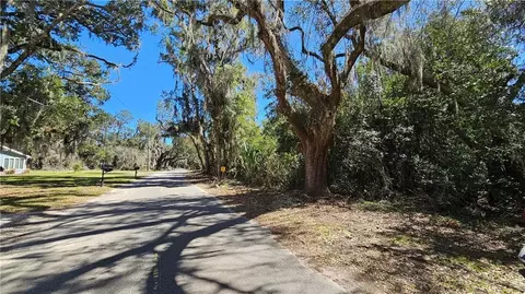 240 Village Dr, Saint Simons Island, GA 31522