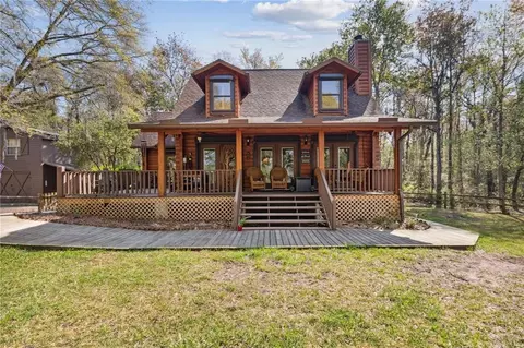 102 Landing Dr, Kingsland, GA 31548
