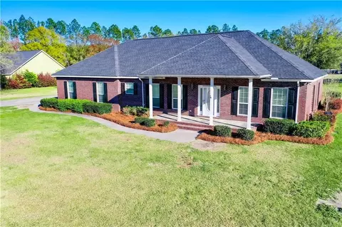 6121 Stoney Brook Dr, Blackshear, GA 31516