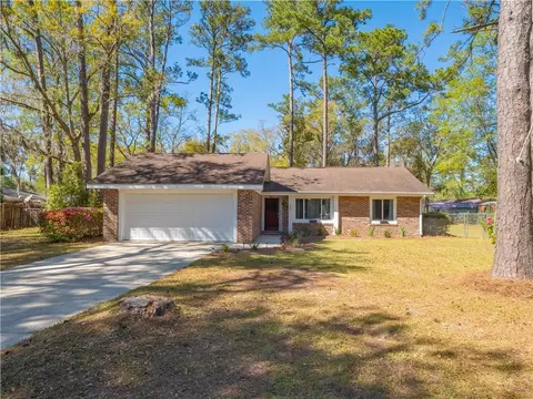 205 E Lawnwood Ave, Kingsland, GA 31548