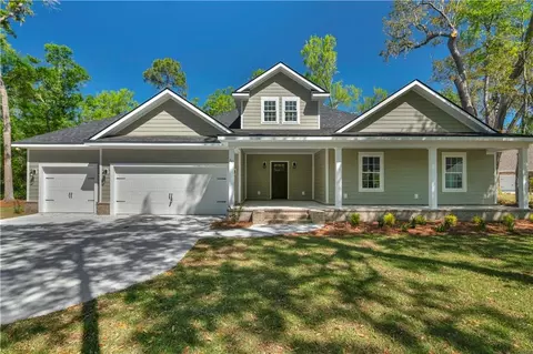 243 Barrington Oaks Dr, Brunswick, GA 31523