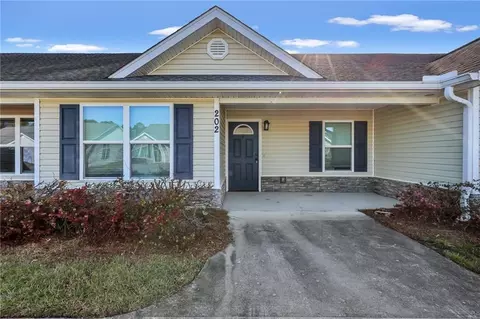 202 Joshua Cir, Brunswick, GA 31525