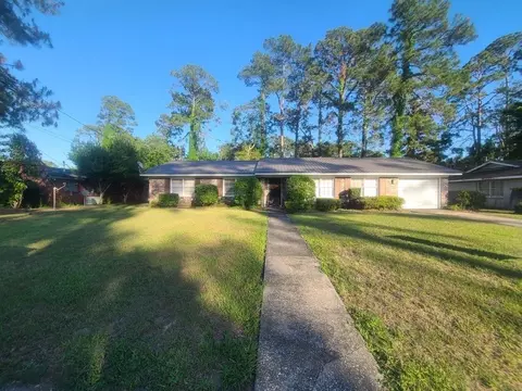 162 Fairway Oaks Dr, Brunswick, GA 31525