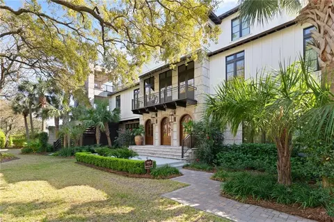 1913 Dixon Ln, Saint Simons Island, GA 31522