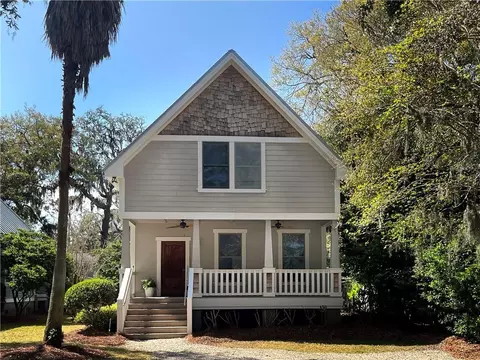 237 Broadway St, Saint Simons Island, GA 31522