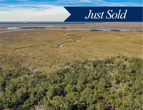 209 Saint Annies Ln #14, Saint Simons Island, GA 31522