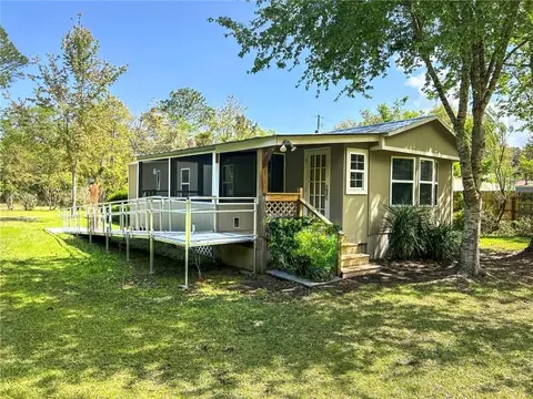 105 Reynolds St, Saint Marys, GA 31558