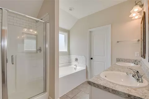 Bath - 741 Fordham Rd, Brooklet, GA 30415 photo 2 of 6