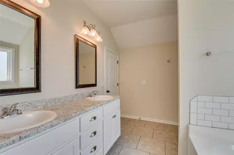 Bath - 741 Fordham Rd, Brooklet, GA 30415 photo 4 of 6