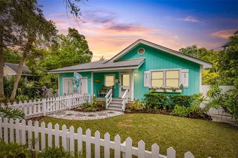 1129 College St, Saint Simons Island, GA 31522