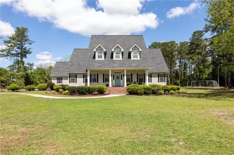 733 E Wacona Dr, Waycross, GA 31501