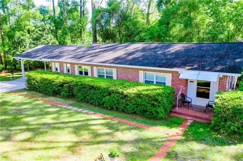 1704 Oconee Rd, Waycross, GA 31501