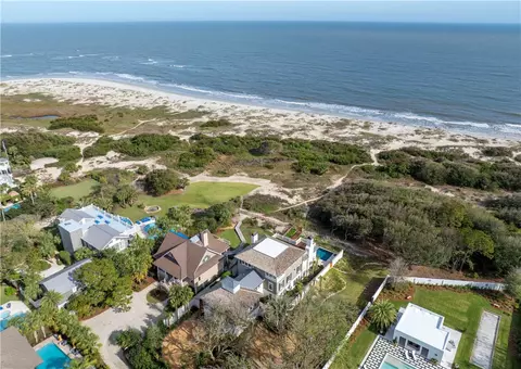 2002 Dixon Ln, Saint Simons Island, GA 31522