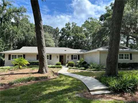 111 Palm Dr, Saint Simons Island, GA 31522