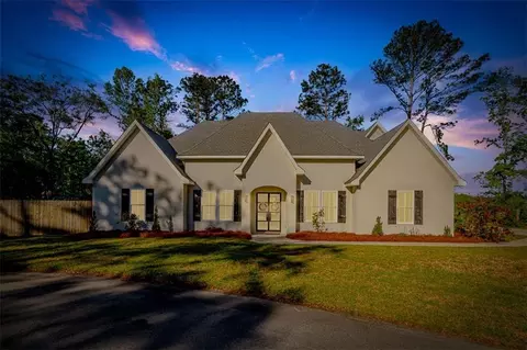 96 Hillery Lake Dr, Brunswick, GA 31523