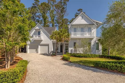 25 Country Club Ct, Saint Simons Island, GA 31522